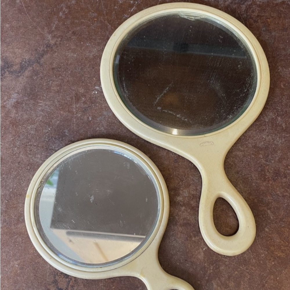 VTG 30s Art Deco Bakelite Pyralin French Ivory Hand Vanity Mirror Boudoir Glass